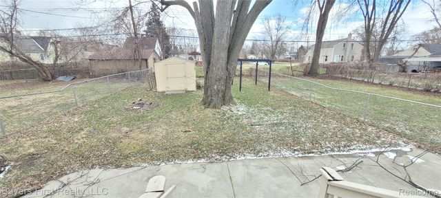 7052 Meadow Avenue, Warren, MI 48091