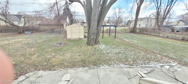 7052 Meadow Avenue, Warren, MI 48091