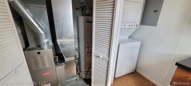 7052 Meadow Avenue, Warren, MI 48091