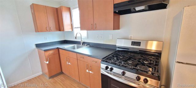 7052 Meadow Avenue, Warren, MI 48091