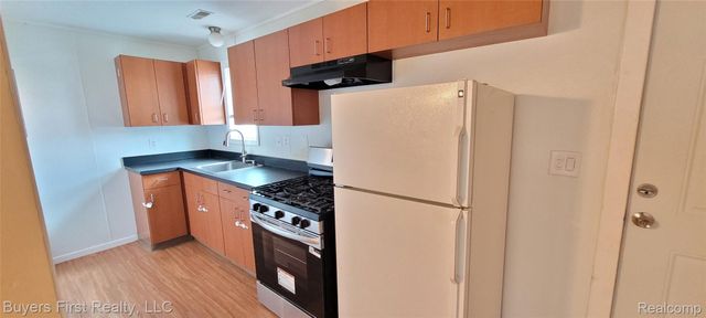 7052 Meadow Avenue, Warren, MI 48091