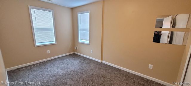 7052 Meadow Avenue, Warren, MI 48091