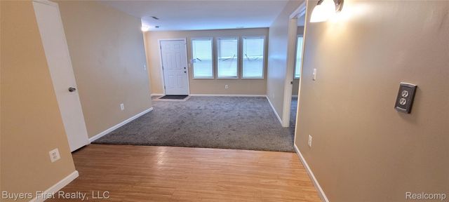 7052 Meadow Avenue, Warren, MI 48091