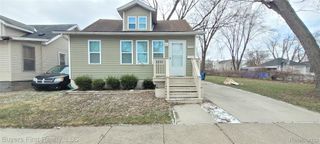 7052 Meadow Avenue, Warren, MI 48091