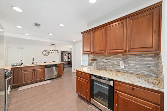 1421 Confederate Road, Houston, TX 77055