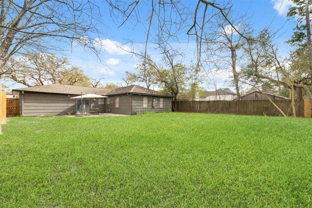 1421 Confederate Road, Houston, TX 77055