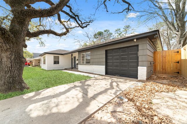 1421 Confederate Road, Houston, TX 77055