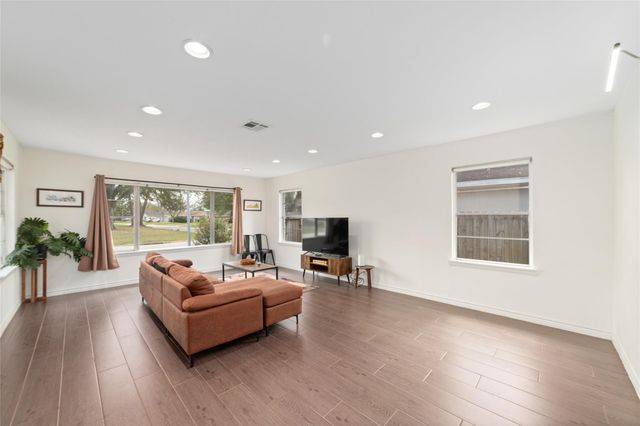 1421 Confederate Road, Houston, TX 77055