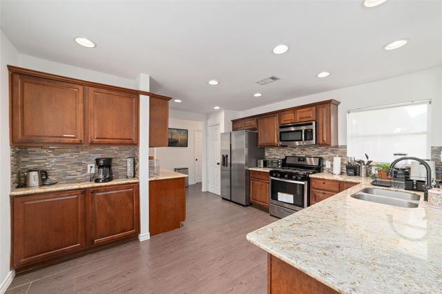 1421 Confederate Road, Houston, TX 77055