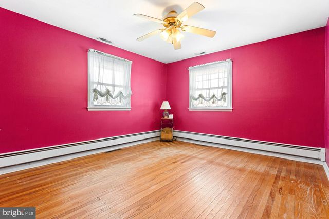 342 DEARBORNE AVE, Blackwood, NJ 08012