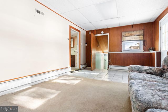 342 DEARBORNE AVE, Blackwood, NJ 08012