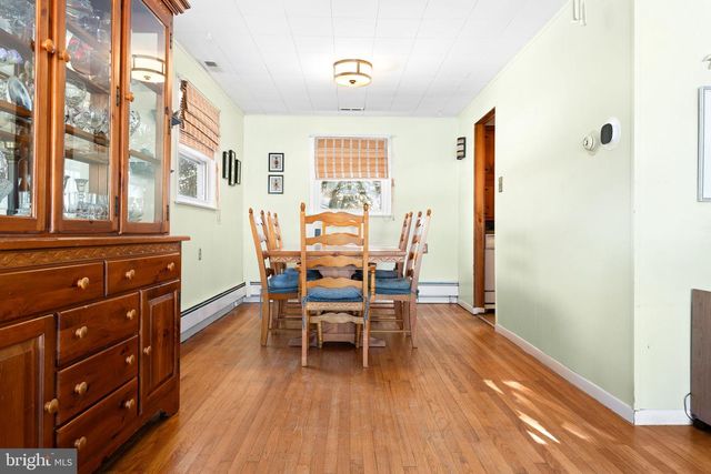 342 DEARBORNE AVE, Blackwood, NJ 08012