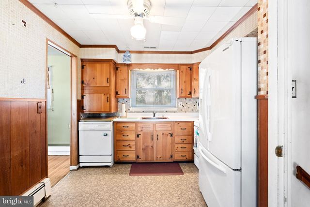 342 DEARBORNE AVE, Blackwood, NJ 08012