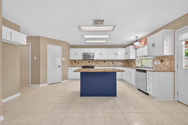 19419 Arbor Pines Lane, Humble, TX 77346