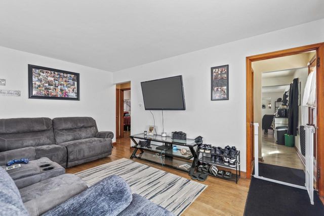 2108 S 93rd STREET, West Allis, WI 53227