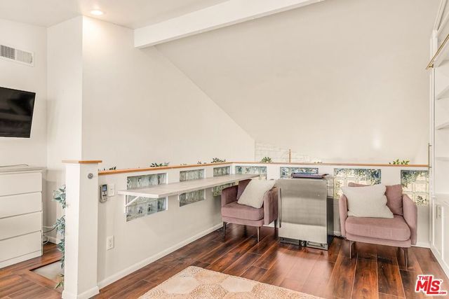 14050 Magnolia Boulevard 312, Sherman Oaks, CA 91423