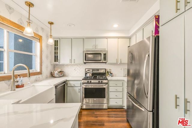 14050 Magnolia Boulevard 312, Sherman Oaks, CA 91423