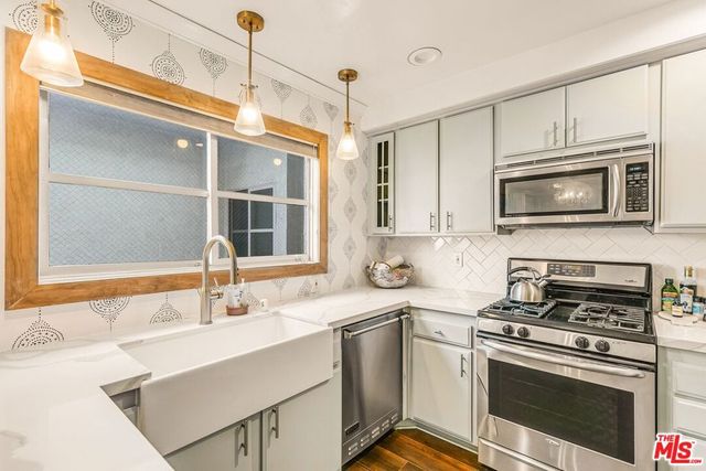 14050 Magnolia Boulevard 312, Sherman Oaks, CA 91423