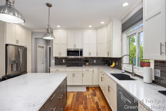 2066 Feathery Court, Grand Rapids, MI 49546