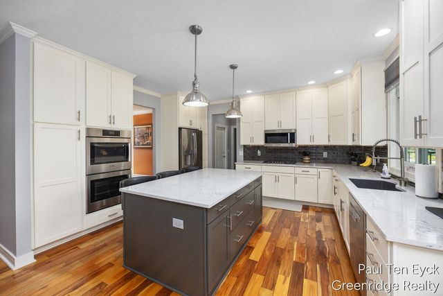 2066 Feathery Court, Grand Rapids, MI 49546