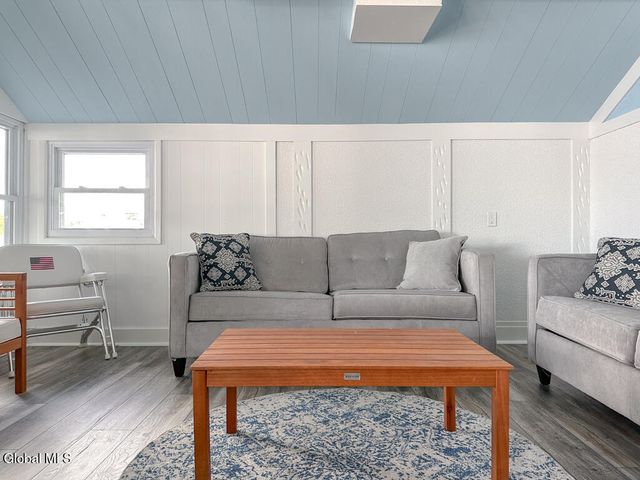 26 Brayton Road, Queensbury, NY 12804