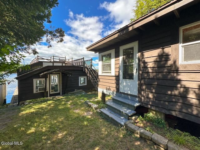 26 Brayton Road, Queensbury, NY 12804