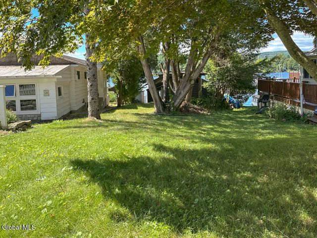 26 Brayton Road, Queensbury, NY 12804