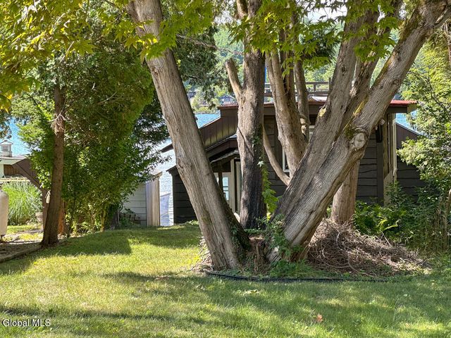 26 Brayton Road, Queensbury, NY 12804