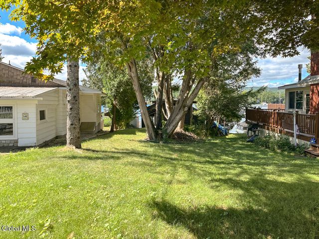 26 Brayton Road, Queensbury, NY 12804