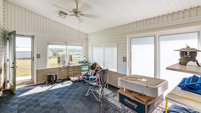 3783 US Rt 22 NE, Somerset, OH 43783