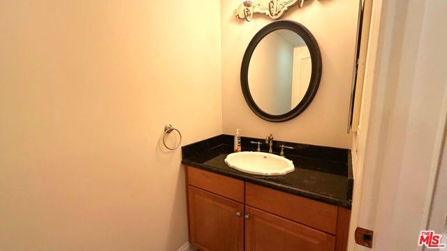 421 E Santa Anita Avenue 303, Burbank, CA 91501