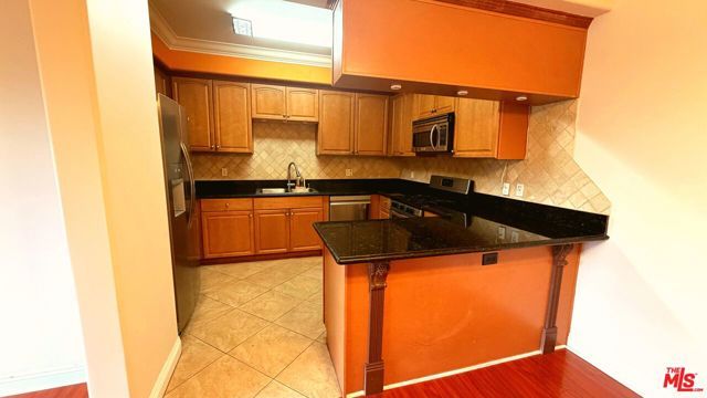 421 E Santa Anita Avenue 303, Burbank, CA 91501