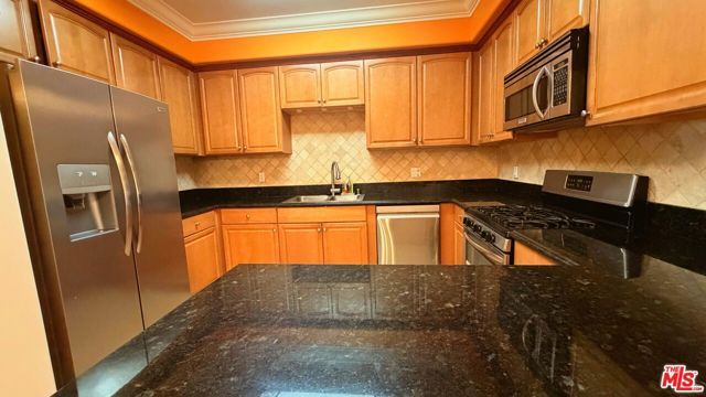 421 E Santa Anita Avenue 303, Burbank, CA 91501