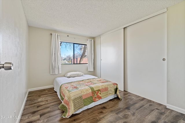 17216 E Ave T, Llano, CA 93544