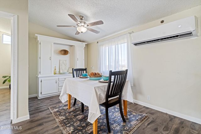 17216 E Ave T, Llano, CA 93544