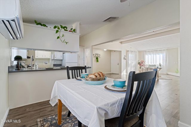 17216 E Ave T, Llano, CA 93544