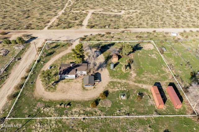 17216 E Ave T, Llano, CA 93544
