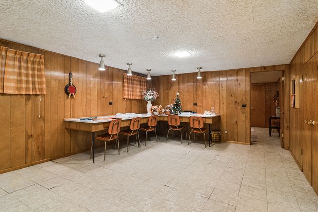 902 S See Gwun Avenue, Mount Prospect, IL 60056