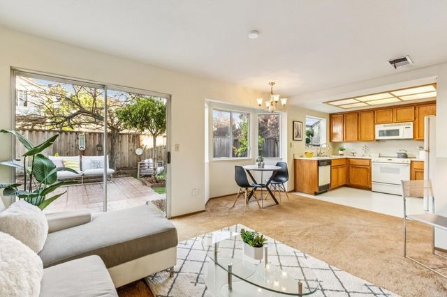 1152 1152 Old Alameda Pt, Alameda, CA 94502