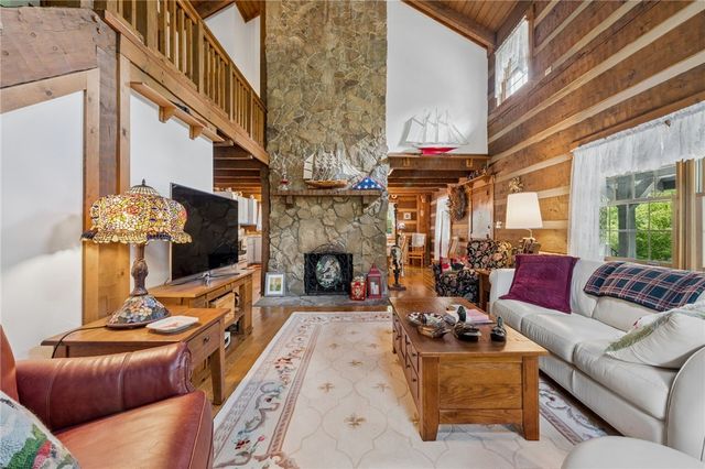 24 McCullough Hill Rd, Amwell, PA 15311