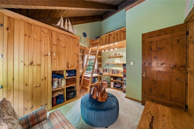 24 McCullough Hill Rd, Amwell, PA 15311