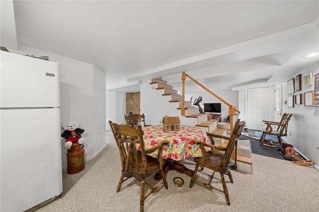 24 McCullough Hill Rd, Amwell, PA 15311
