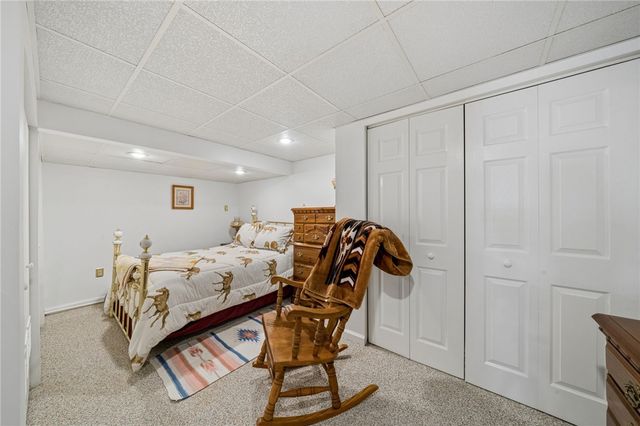 24 McCullough Hill Rd, Amwell, PA 15311
