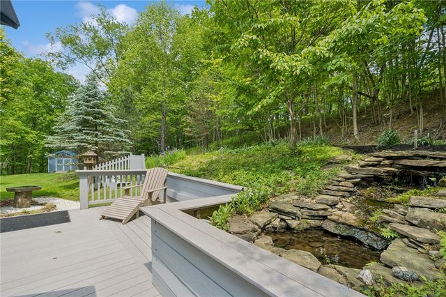 24 McCullough Hill Rd, Amwell, PA 15311