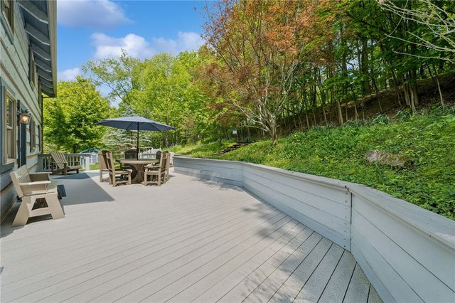 24 McCullough Hill Rd, Amwell, PA 15311