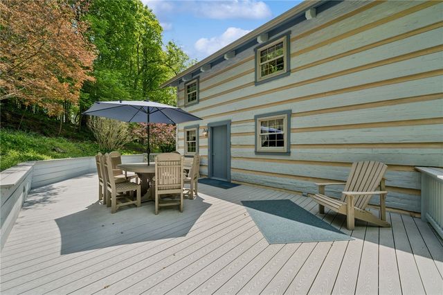 24 McCullough Hill Rd, Amwell, PA 15311
