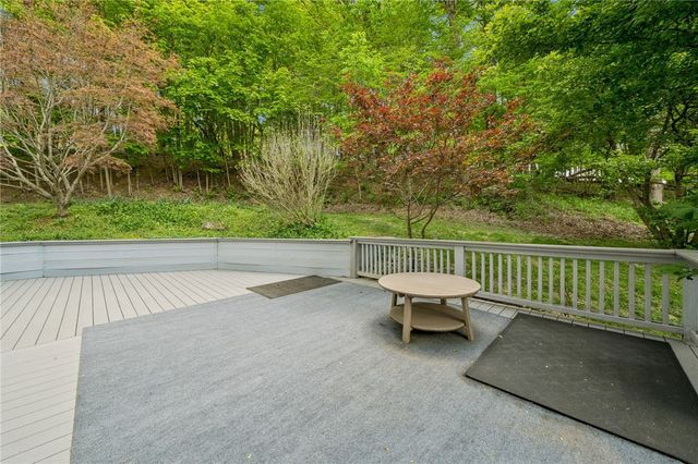 24 McCullough Hill Rd, Amwell, PA 15311