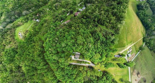 24 McCullough Hill Rd, Amwell, PA 15311