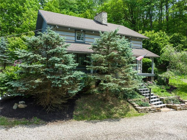 24 McCullough Hill Rd, Amwell, PA 15311