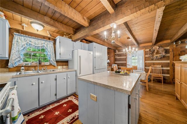 24 McCullough Hill Rd, Amwell, PA 15311
